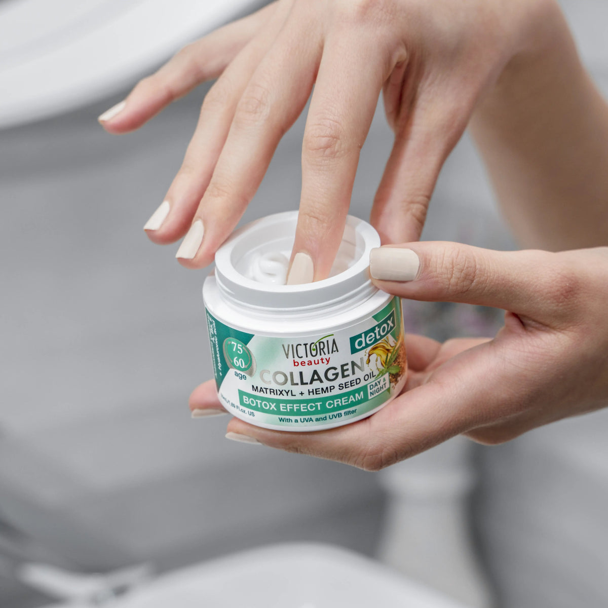 Дневен и нощен крем за лице с ботокс ефект с колаген, хиалурон и Matrixyl™ и масло от коноп 50ml - CAMCO Ltd.