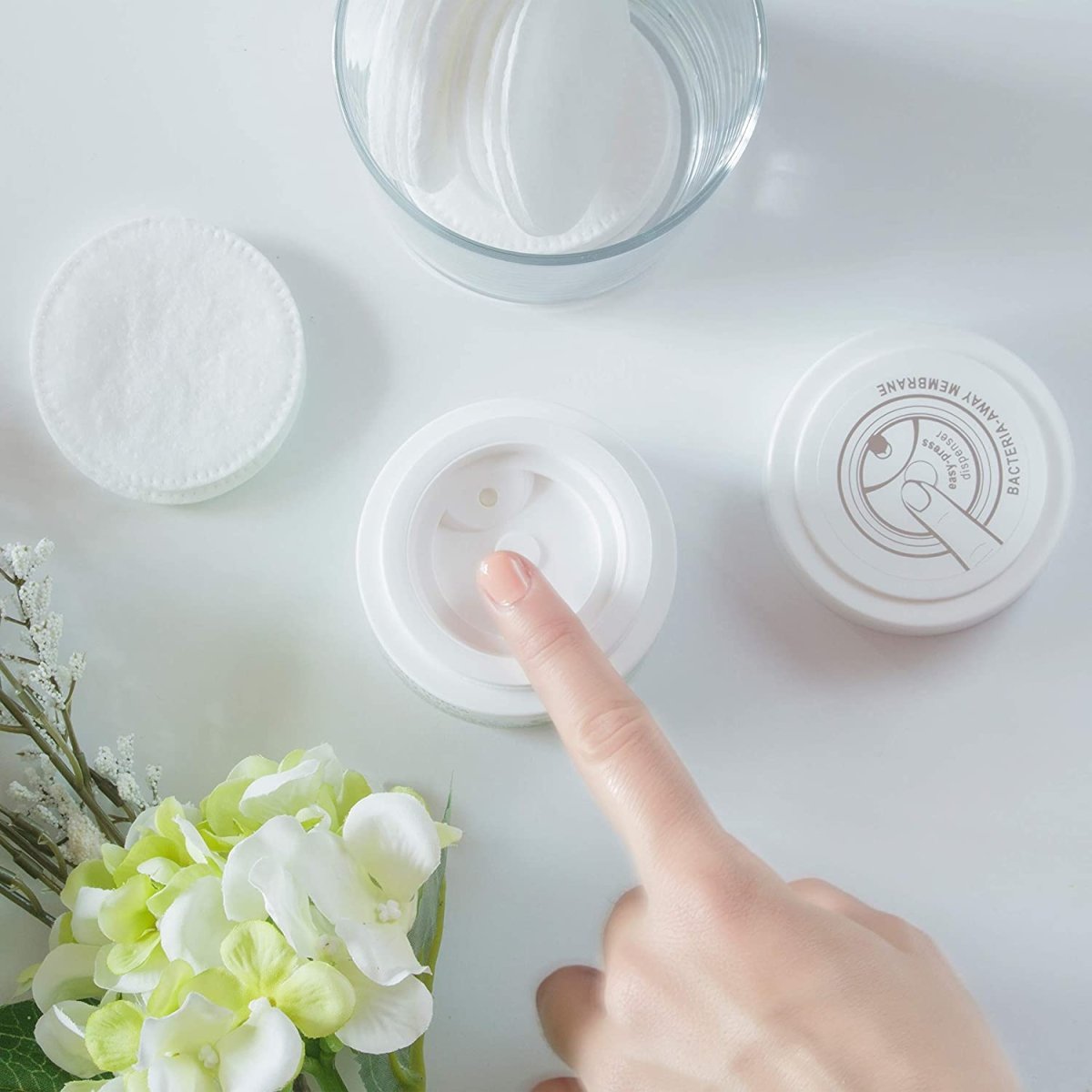 Дневен и нощен крем за лице с хиалуронова киселина и женско биле, с UVA и UVB филтри 50ml - CAMCO Ltd.