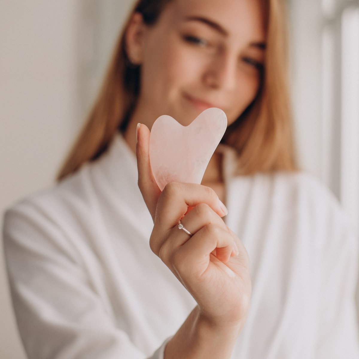 GUA SHA Масажен камък Гуа Ша от розов кварц, 1бр. - CAMCO Ltd.