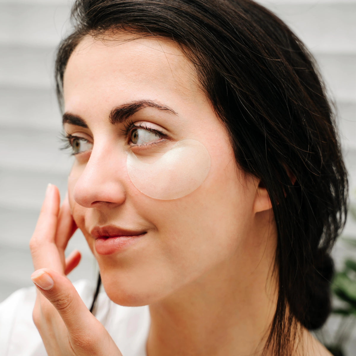 Hydra Shot Хидрогел пачове за очи с хиалуронова киселина, алое вера, ниацинамид и зелен чай, 60бр. - CAMCO Ltd.