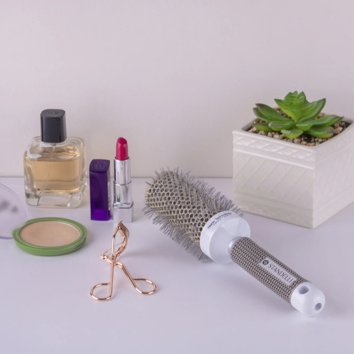 Кръгла четка за коса за оформяне и изсушаване Nano Tehnology 43mm - CAMCO Ltd.