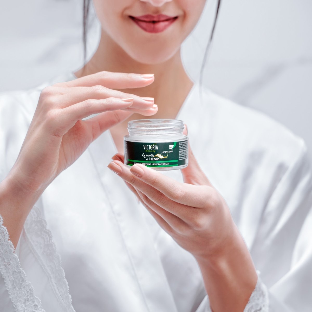 Le Jardin d’Hemp - Нощен крем за лице успокояващ и хидратиращ с масло от семена от коноп 50ml - CAMCO Ltd.