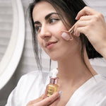 Подаръчен СПА комплект Garden of Eden за жени с ролер за лице от розов кварц и 100% натурален маслен серум (8 масла) 150ml - CAMCO Ltd.