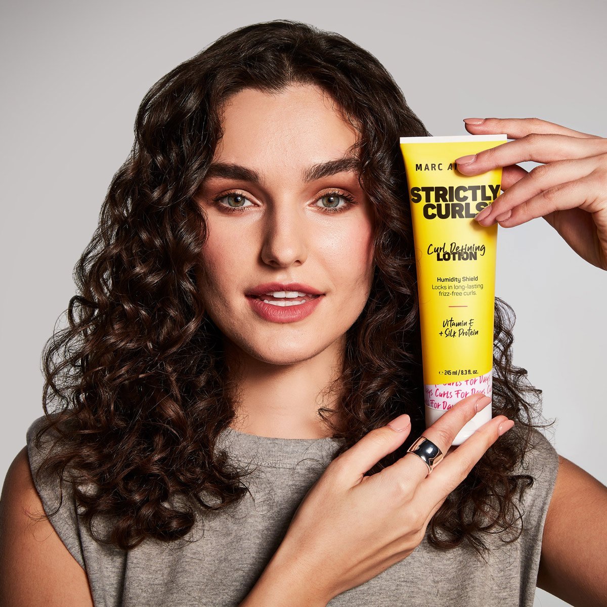 Strictly Curls Лосион за къдрава коса - стилизант за къдрици 245ml - CAMCO Ltd.
